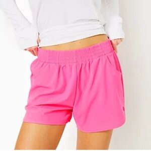 NWT Lilly Pulitzer Backcourt Short UPF 50+ size M Roxie Pink!